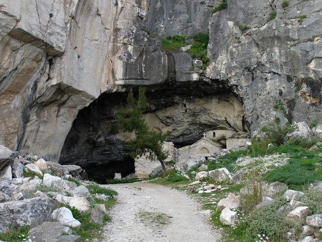 Σπήλαιο Νταβέλη (Αττική)