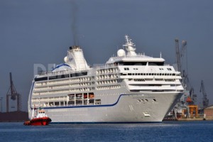 1442246295-arrival-of-cruise-ship-seven-seas-mariner-at-the-port-of-thesaloniki_8548355