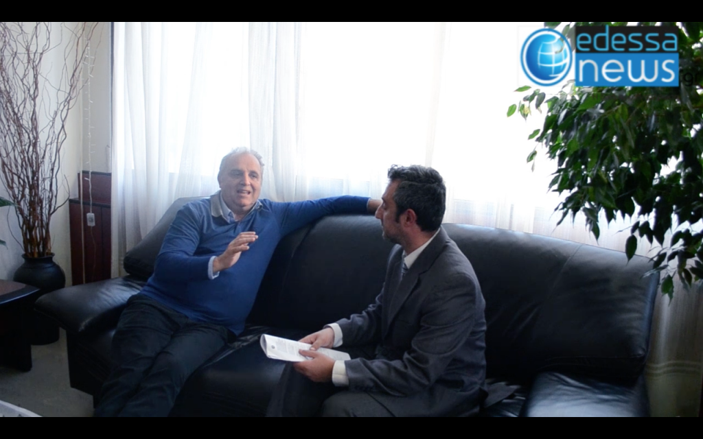 VIDEO: Ο Δήμαρχος Έδεσσας Δημήτρης Γιάννου Παραμονή Χριστουγέννων απαντάει σε επίκαιρες ερωτήσεις δικές μας και συμπολιτών μας