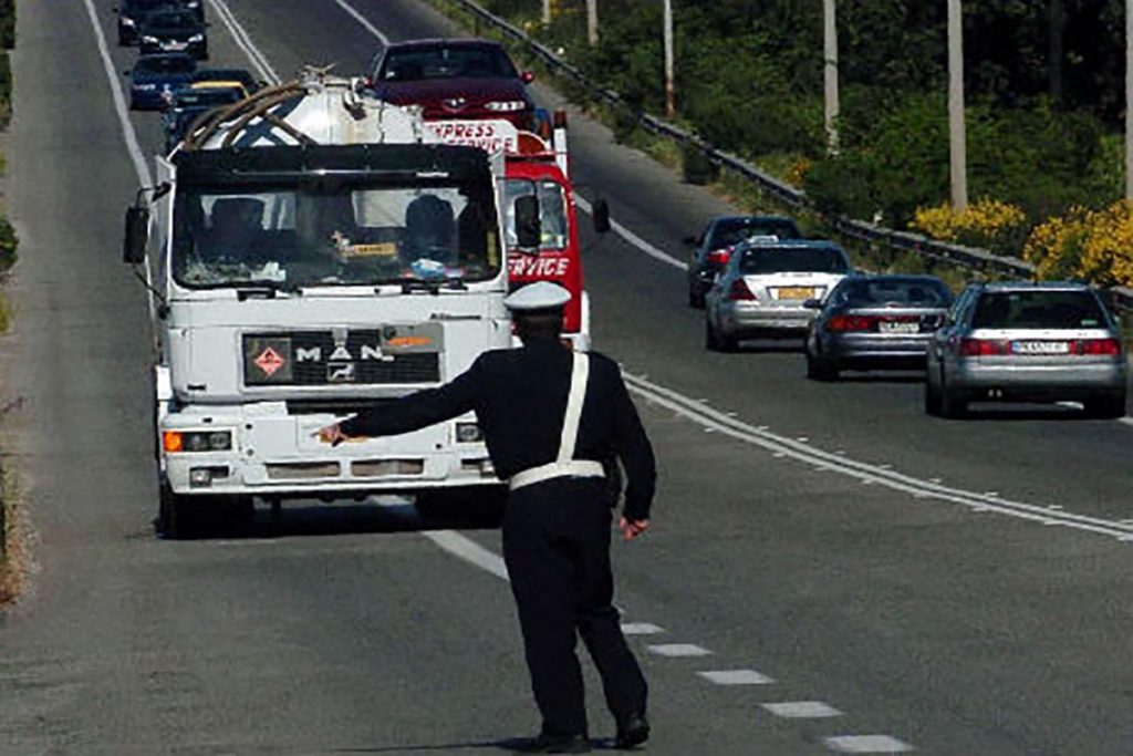 Απαγόρευση κυκλοφορίας φορτηγών αυτοκινήτων κατά τον εορτασμό της επετείου της 28ης Οκτωβρίου 2017