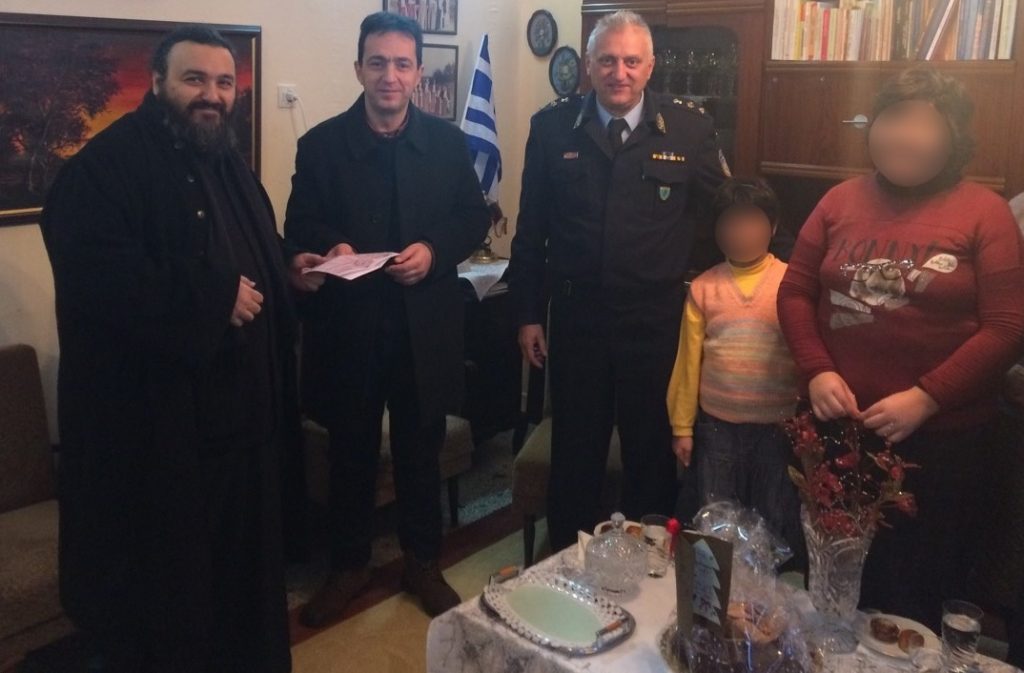 Παραδόθηκαν είδη και χρήματα σε φιλανθρωπικά ιδρύματα που συγκεντρώθηκαν εθελοντικά από το προσωπικό των Διευθύνσεων Αστυνομίας της Γενικής Περιφερειακής Αστυνομικής Διεύθυνσης Κεντρικής Μακεδονίας