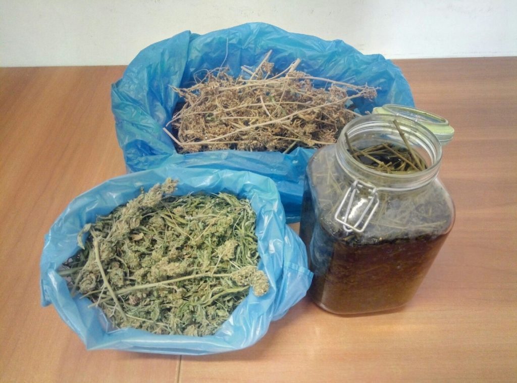 Από αστυνομικούς του Τμήματος Ασφάλειας Αλεξάνδρειας συνελήφθη 42χρονος για διακίνηση και κατοχή κάνναβης