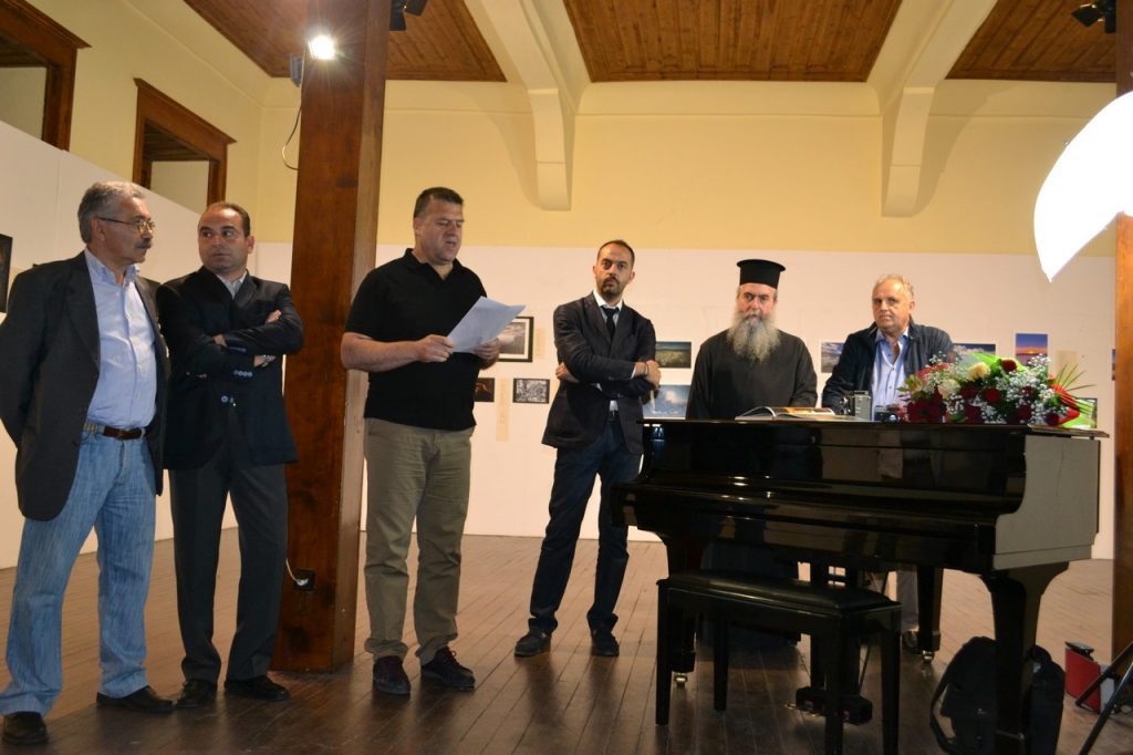 Με μεγάλη προσέλευση τα εγκαίνια της έκθεσης φωτογραφίας-ποίησης του καλλιτεχνικού διδύμου Ραφαήλ Ζουμή-Δημήτρη Δουρβάνη