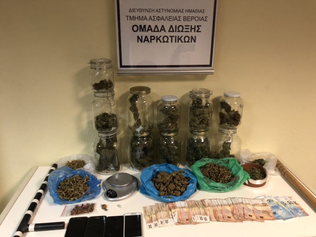 Από το Τμήμα Ασφάλειας Βέροιας συνελήφθησαν τρία άτομα για παράβαση της νομοθεσίας περί ναρκωτικών