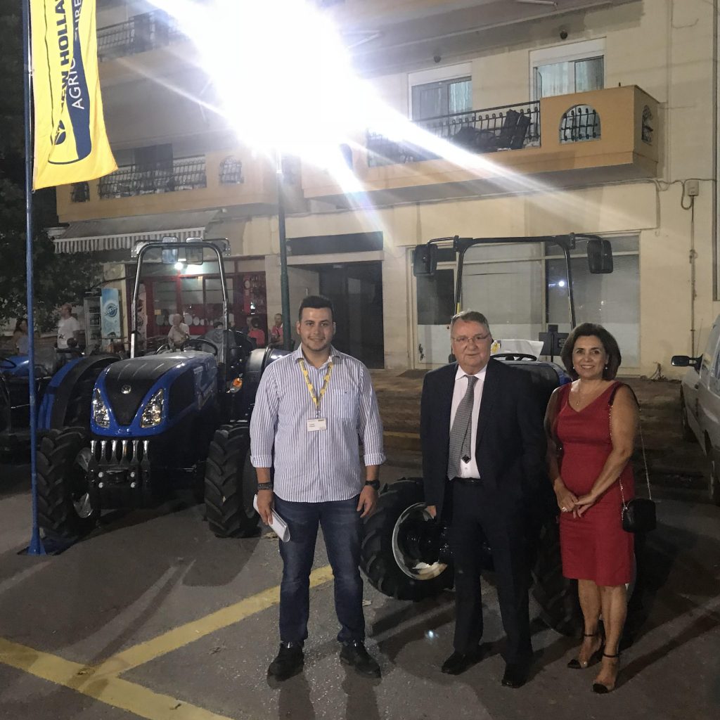 Στα εγκαίνια της έκθεσης PELLA AGRO στην Κρύα Βρύση παραβρέθηκαν το βράδυ της Τετάρτης 29 Αυγούστου ο Γιώργος Καρασμάνης και η σύζυγός του