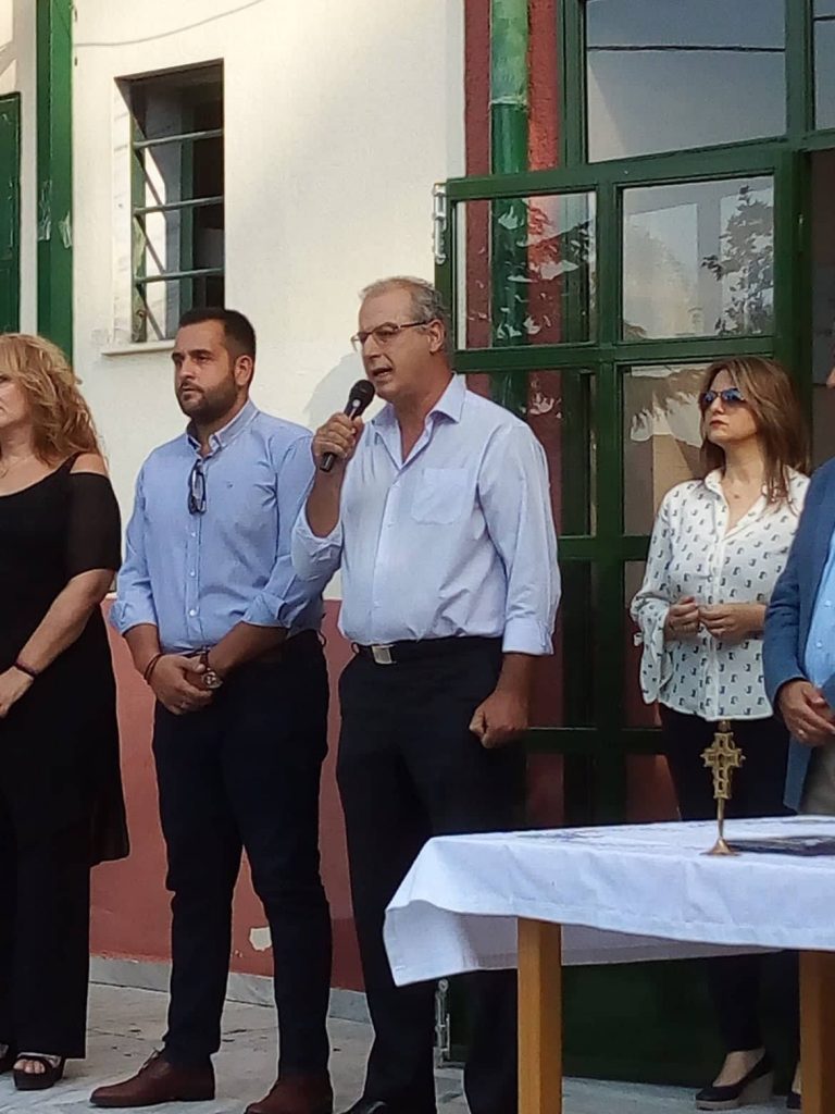 Ο Γιάννης Σηφάκης στους αγιασμούς σχολείων σε Αριδαία και Σκύδρα