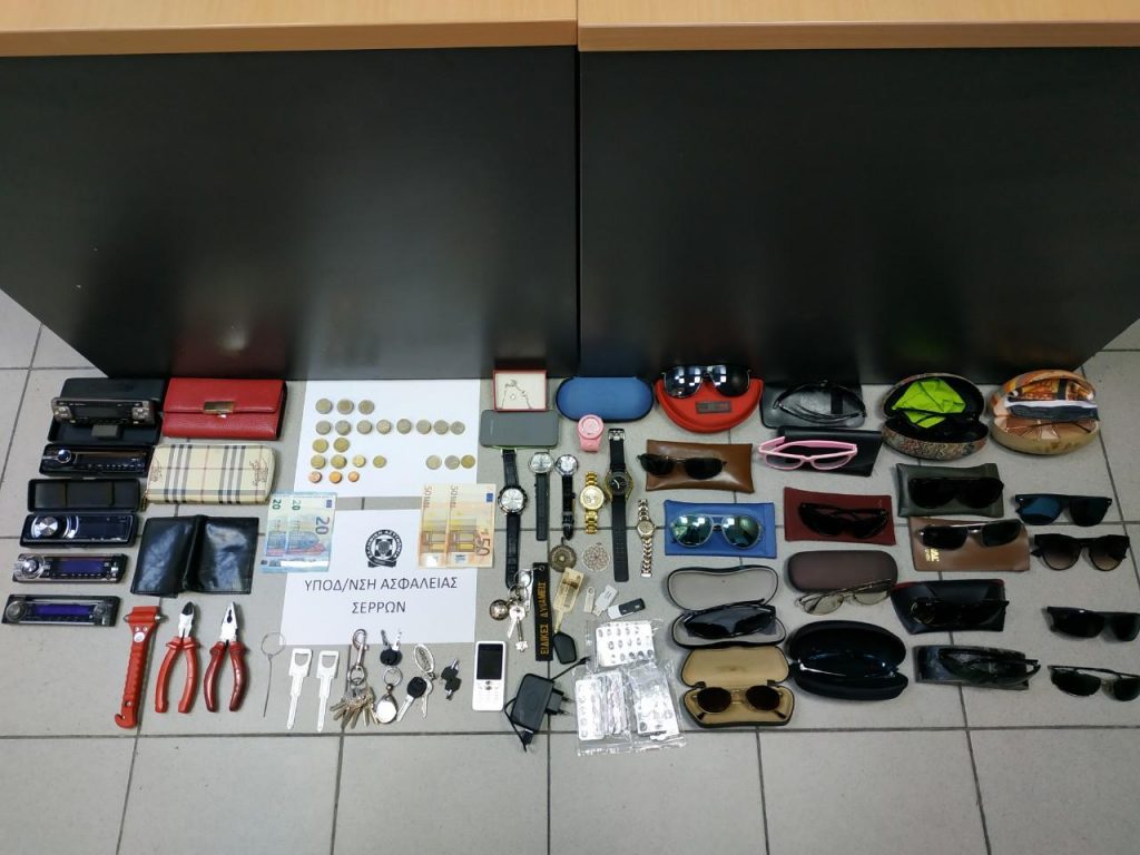 Συνελήφθησαν 2 άτομα στις Σέρρες για 22 διαρρήξεις σε σταθμευμένα οχήματα