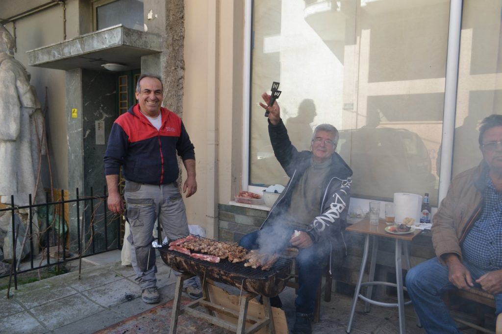 Καλή τσικνοπέμπτη με Υγεία από την ηλιόλουστη Έδεσσα