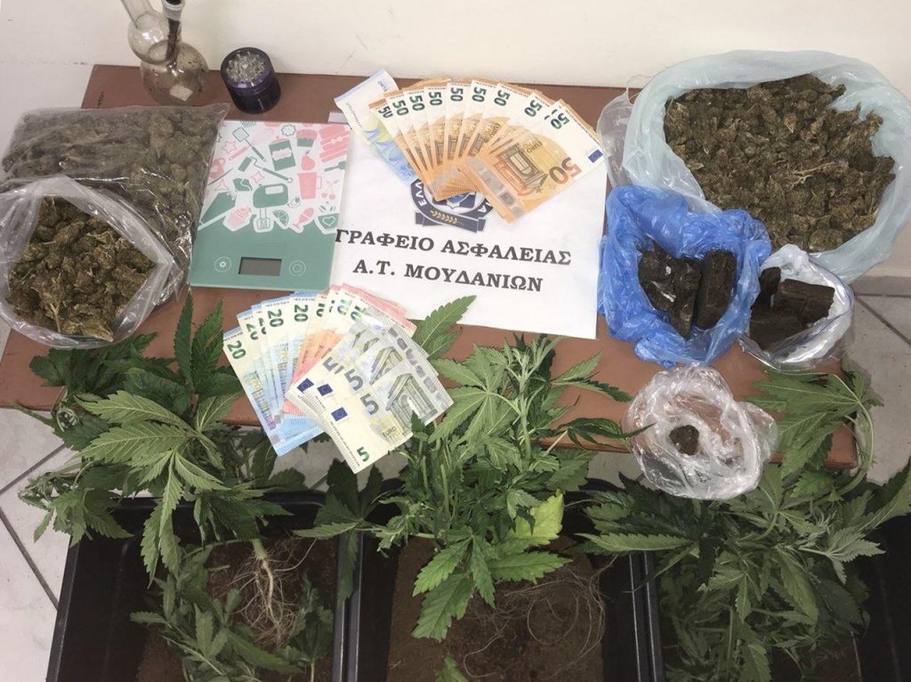 Από το Αστυνομικό Τμήμα Μουδανιών συνελήφθησαν στη Θεσσαλονίκη 4 άτομα για διακίνηση και καλλιέργεια κάνναβης