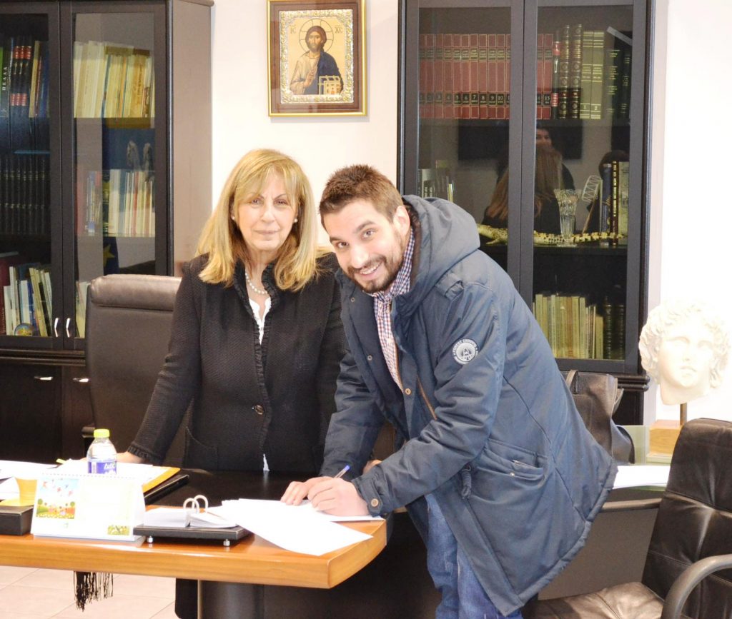 Υπογραφή σύμβασης από την Αν. Αντιπ/ρχη Πέλλας για τη συντήρηση του ηλεκτροφωτισμού Π/Υ 200.000,00 €