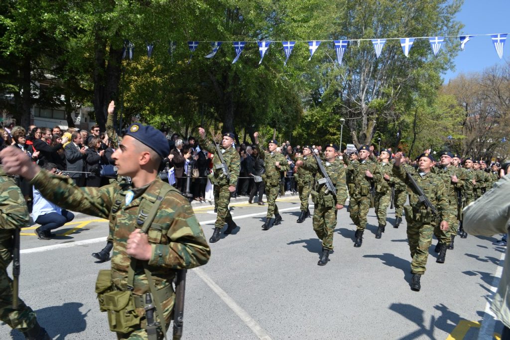 (video + photos) Μακεδονία ξακουστή του Αλεξάνδρου η Χώρα - Με κάθε επισημότητα η μαθητική παρέλαση της 25ης Μαρτίου 2019 στην Έδεσσα