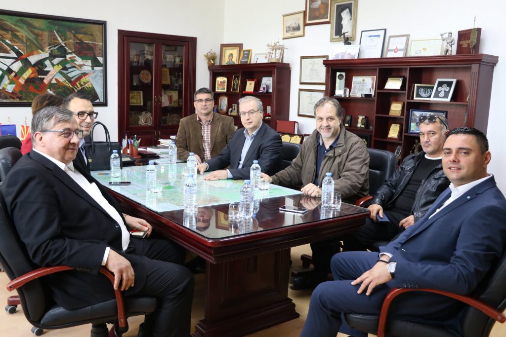 Ο Γιάννης Σηφάκης διέσχισε τον δρόμο Καβάνταρτσι - Πούλιεβο ( εγκεκρ. συνορ διάβαση) - Πρόμαχοι επιστρέφοντας από ευρεία σύσκεψη στο Καβάνταρτσι