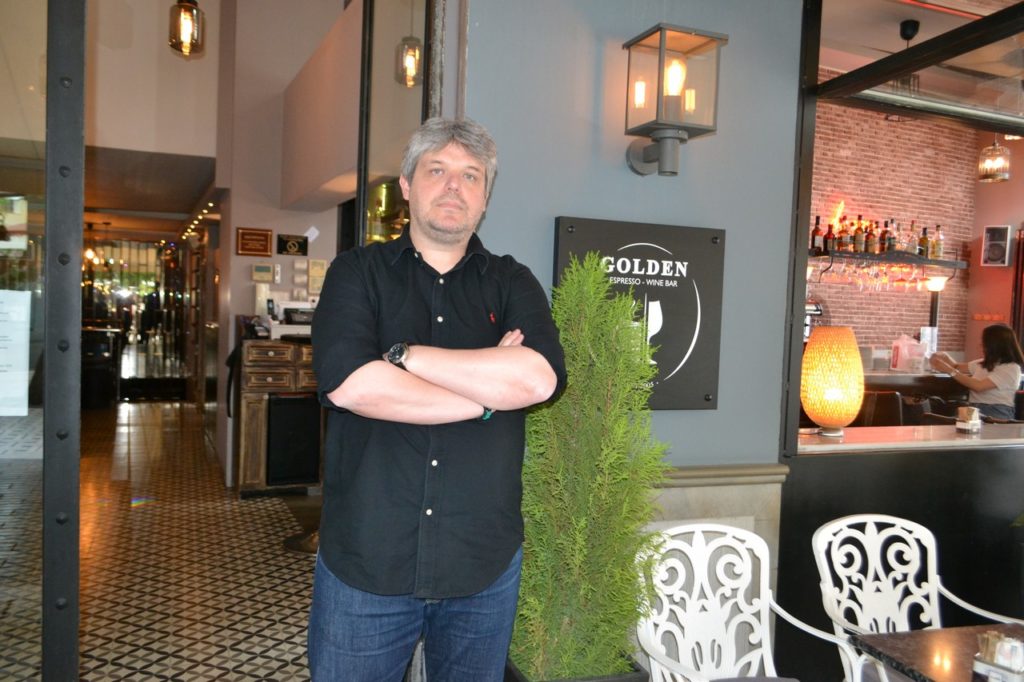 Golden Cafe Bar - Ο Λάζαρος Λούσας στο edessanews