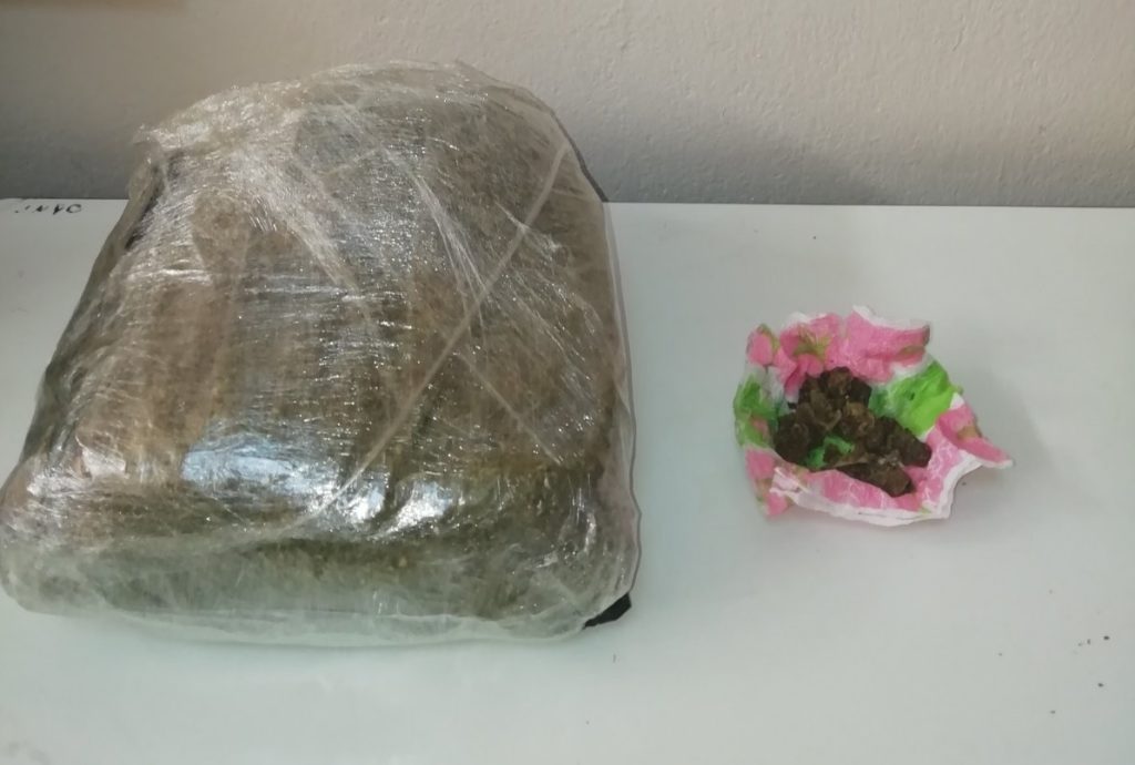 Συνελήφθη ένας ημεδαπός στην Πέλλα, στο σπίτι του οποίου βρέθηκαν περισσότερα από 900 γραμμάρια κάνναβης