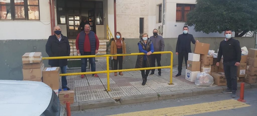 Συγκέντρωση σχολικών ειδών για τους σεισμόπληκτους της Ελασσόνας