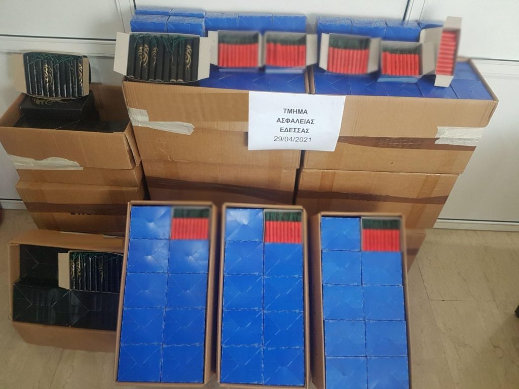 30-4-2021 (ΦΩΤΟ) Από το Τμήμα Ασφάλειας Έδεσσας συνελήφθη ημεδαπός στην Ημαθία για παράνομη κατοχή κροτίδων