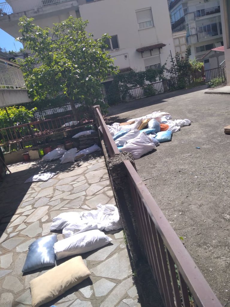 Μαξιλαροπόλεμος στο παλαιό ξενοδοχείο "Καταρράκτες"