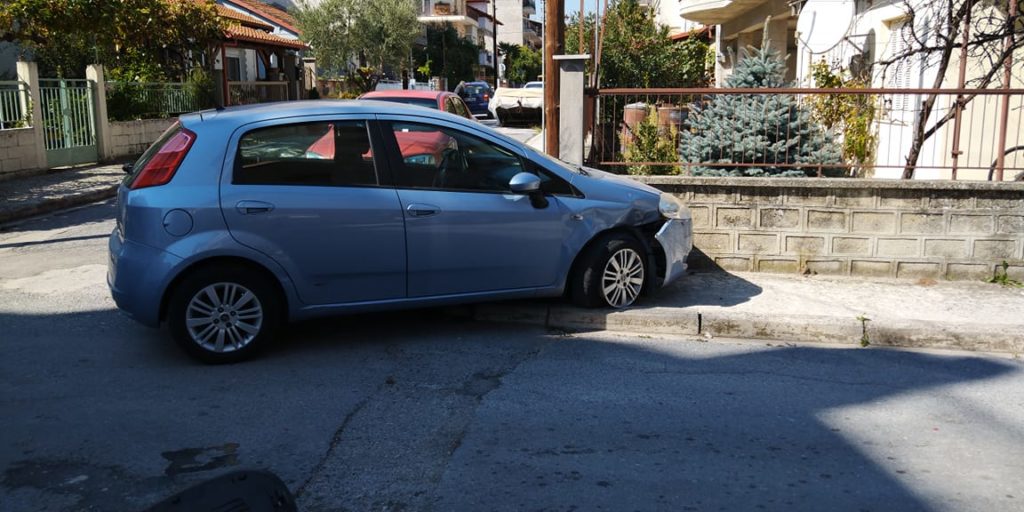 Τροχαίο ατύχημα στην Έδεσσα : Αυτοκίνητο συγκρούστηκε με μηχανάκι