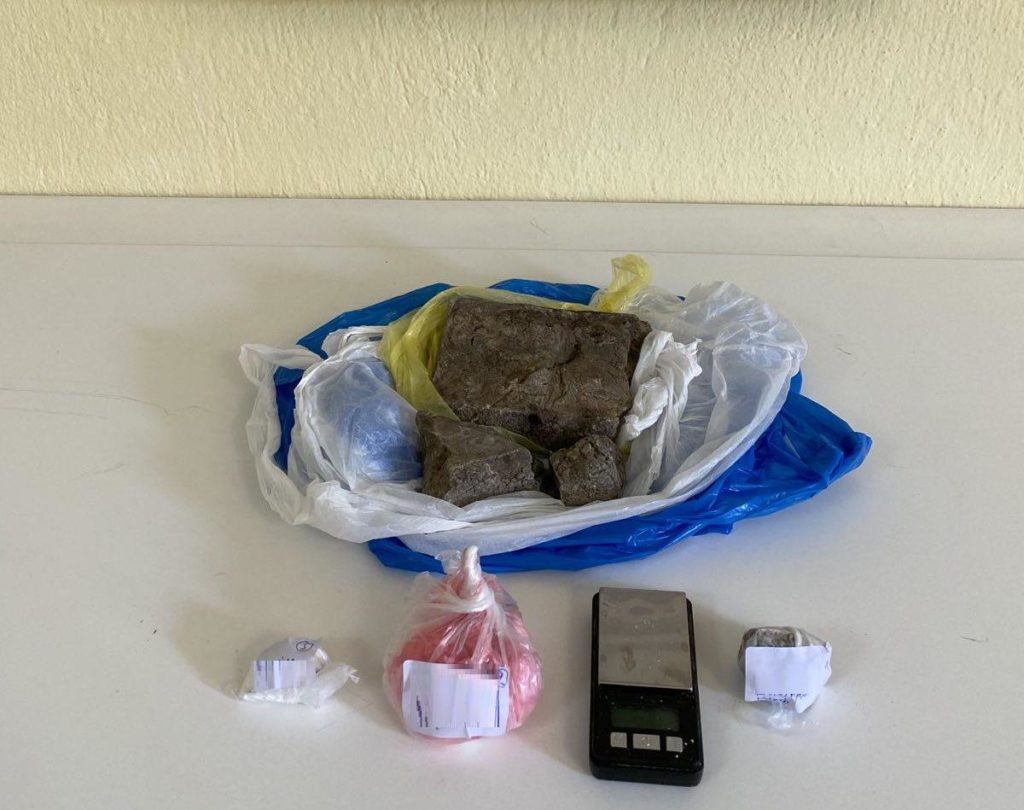 Σημαντικές ποσότητες ηρωίνης και κοκαΐνης εντοπίσθηκαν σε περιοχή της Θεσσαλονίκης από το Τμήμα Ασφάλειας Βέροιας