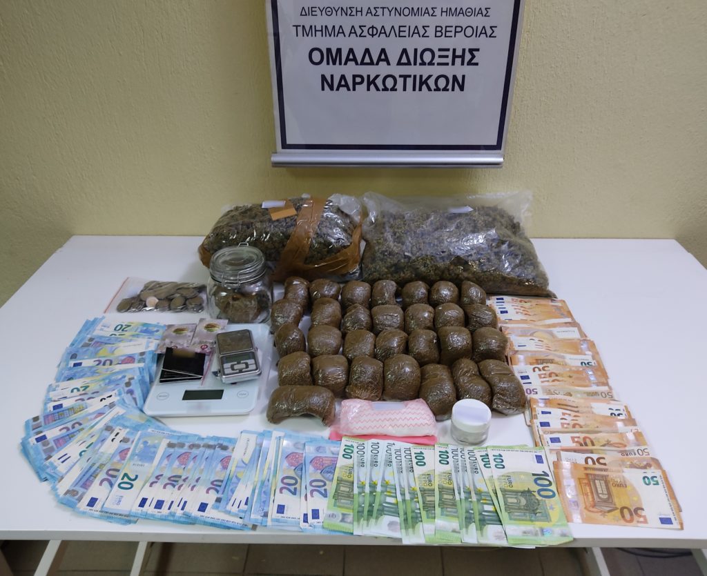 Από αστυνομικούς του Τμήματος Ασφάλειας Βέροιας συνελήφθη ημεδαπός για διακίνηση ναρκωτικών και καλλιέργεια δενδρυλλίων κάνναβης
