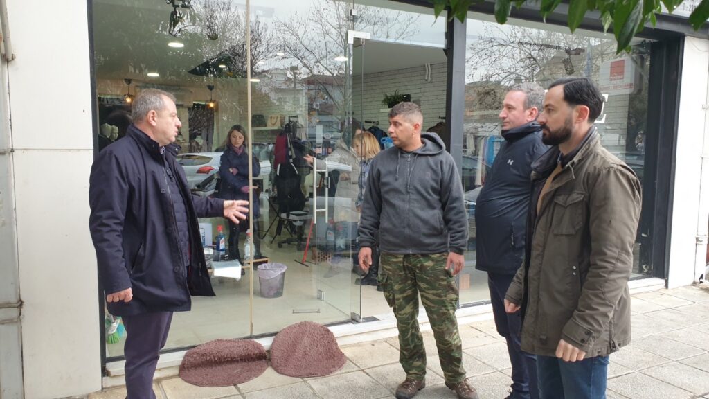 Στην πληγείσα από την νεροποντή Αριδαία ο Διονύσης Σταμενίτης