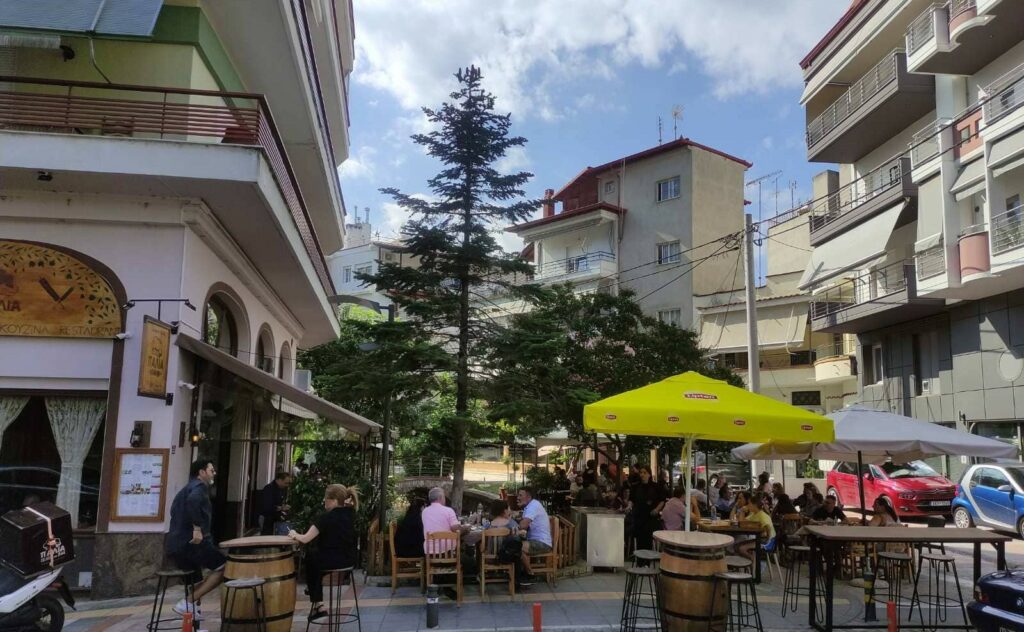 Ζητείται σερβιτόρος – σερβιτόρα για εργασία με εμπειρία από το παραδοσιακό ψητοπωλείο "Όπως Παλιά"