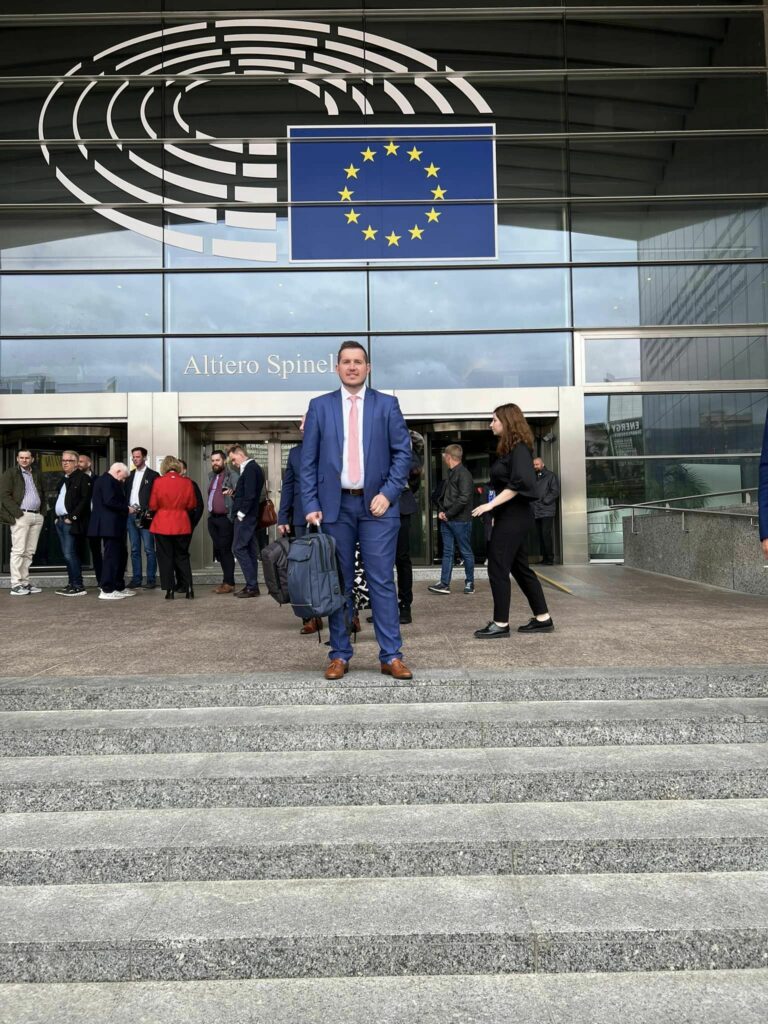 Σε επίσκεψη αυτοδιοικητικών στο ευρωκοινοβούλιο συμμετείχε ο Βαγγέλης Θωμάς