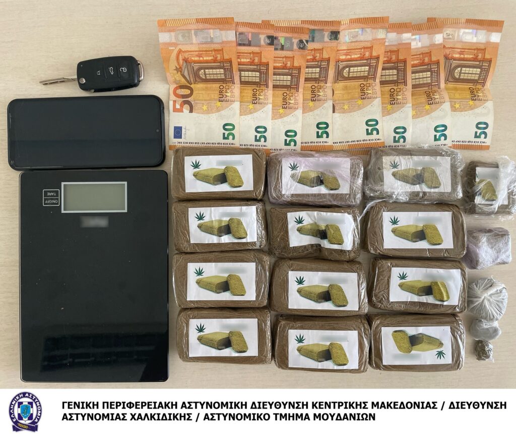 27-6-2023 (Φώτο) Από το Αστυνομικό Τμήμα Μουδανιών συνελήφθη ένα άτομο σε περιοχή της Θεσσαλονίκης για διακίνηση και κατοχή ναρκωτικών