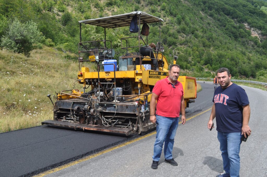 Σε πλήρη εξέλιξη βρίσκεται το έργο αποκατάστασης των δρόμων από τον παλιό Άγιο Αθανάσιο προς το χιονοδρομικό κέντρο του Βόρα