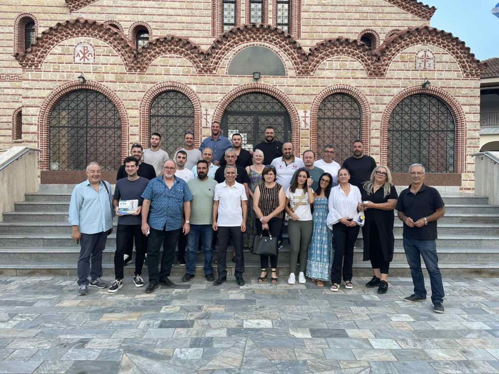 ΠΕΛΛΑ ΔΗΜΟΣ ΓΙΑ ΟΛΟΥΣ ΜΕ ΤΗ ΓΛΩΣΣΑ ΤΗΣ ΑΛΗΘΕΙΑΣ Ο ΚΑΣΤΕΡΙΔΗΣ ΣΕ ΛΕΠΤΟΚΑΡΥΑ, ΔΑΜΙΑΝΟ ΚΑΙ ΠΕΝΤΑΠΛΑΤΑΝΟ