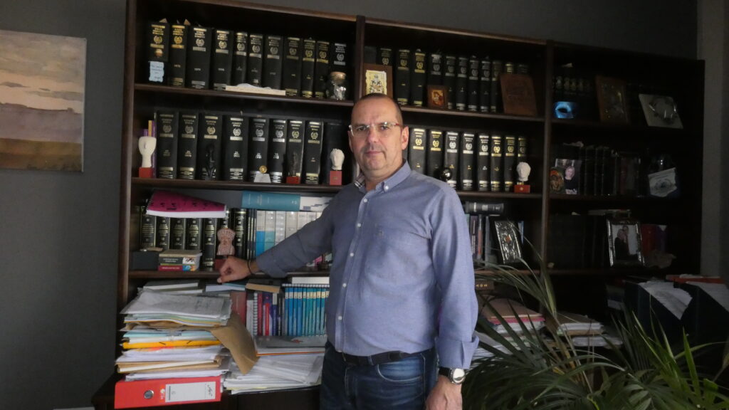 Φίλιππος Γκιούρος : "θα επιδίωκα την κινητοποίηση των πολιτών ώστε να συμμετέχουν πιο δραστήρια στη λήψη των αποφάσεων"