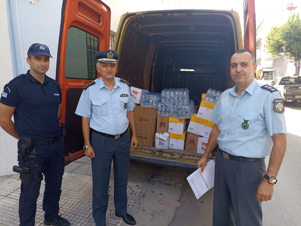 Η ΑΣΤΥΝΟΜΙΚΗ ΔΙΕΥΘΥΝΣΗ ΠΕΛΛΑΣ ΣΥΜΒΑΛΕΙ ΕΝΕΡΓΑ ΜΕ ΑΝΘΡΩΠΙΣΤΙΚΗ ΒΟΗΘΕΙΑ ΣΤΟΥΣ ΠΛΗΜΜΥΡΟΠΑΘΕΙΣ ΤΗΣ ΠΕΡΙΟΧΗΣ ΤΗΣ ΘΕΣΣΑΛΙΑΣ