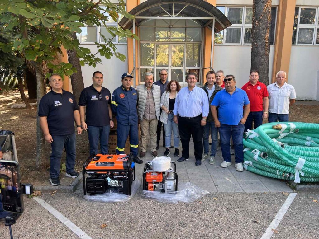 Ο Δήμος Αλμωπίας παρέλαβε σήμερα, Δευτέρα 2 Οκτωβρίου 2023, εξοπλισμό για την αντιμετώπιση εκτάκτων αναγκών από το Τμήμα Πολιτικής Προστασίας της ΠΕ Πέλλας