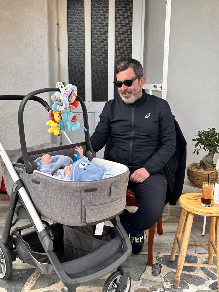 Ανησυχία αλλά ψυχραιμία στη Σαντορίνη – Τι λένε οι κάτοικοι για τη σεισμική δραστηριότητα