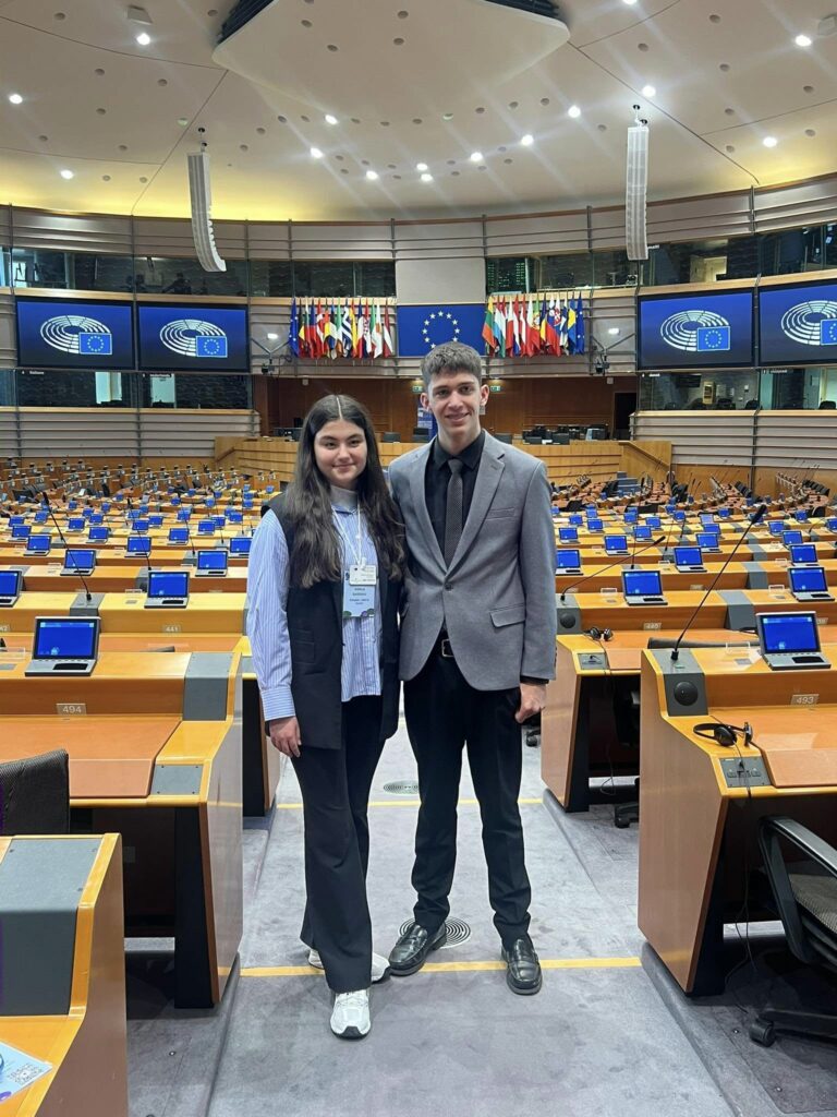 «Μαθητές του 2ου ΓΕΛ Έδεσσας στο Ευρωπαϊκό Κοινοβούλιο Νέων Βελγίου!»