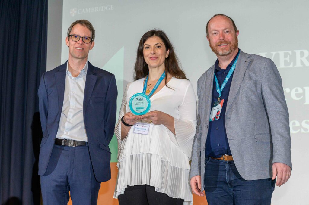 Γιορτάζοντας την Αριστεία στην Προετοιμασία Εξετάσεων Κέιμπριτζ στην Ελληνοαμερικανική Ένωση