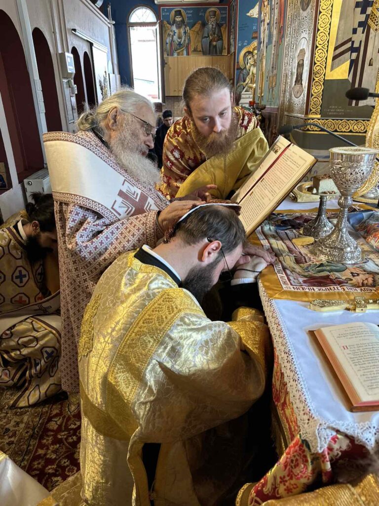 ΜΟΝΑΧΙΚΗ ΚΟΥΡΑ ΚΑΙ ΕΙΣ ΔΙΑΚΟΝΟΝ ΧΕΙΡΟΤΟΝΙΑ ΤΟΥ π. ΙΩΣΗΦ ΠΑΛΑΝΗ