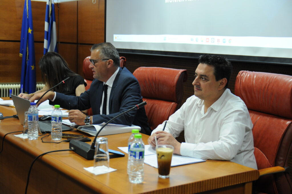 Κοινωνία σε Κίνηση - ΜΕ ΔΗΜΑΓΩΓΙΑ ΤΟΥ ΟΊΚΤΟΥ ΚΑΙ ΟΛΙΓΟΝ ΑΠΟ ΘΕΜΕΛΙΩΣΗ ΔΕΝ ΓΙΝΟΝΤΑΙ ΕΡΓΑ