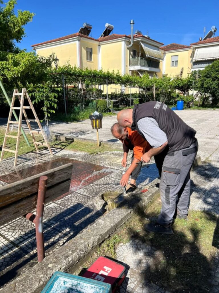 Συντηρήθηκαν οι παιδικές χαρές στις Εργατικές Κατοικίες και στην Κεδρώνα