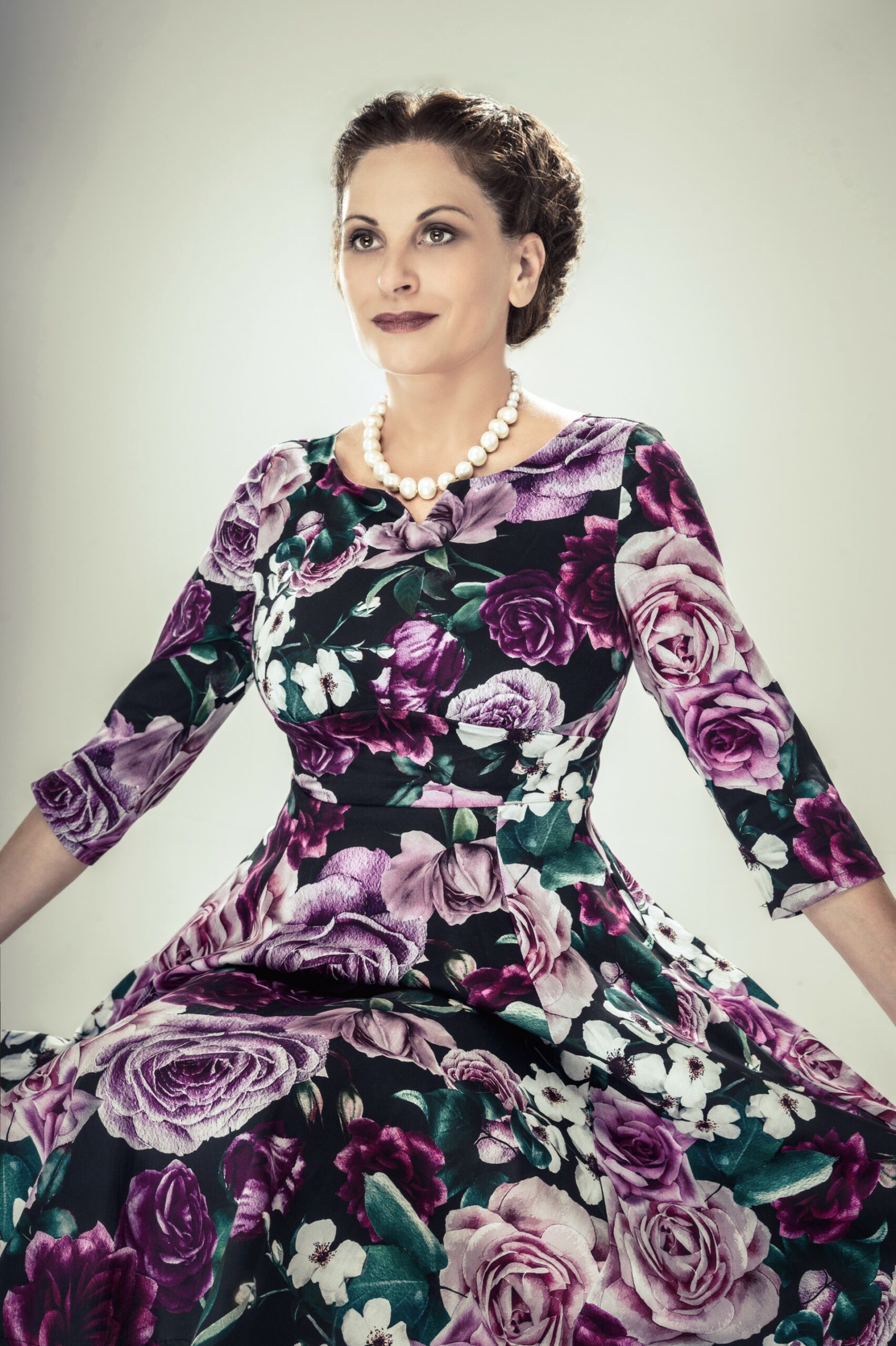 «Σοφία Βέμπο – Η Μεγάλη Ελληνίδα»: Η Θεοφανία Παπαθωμά ενσαρκώνει τη γυναίκα-σύμβολο που έγινε η φωνή της Ελλάδας