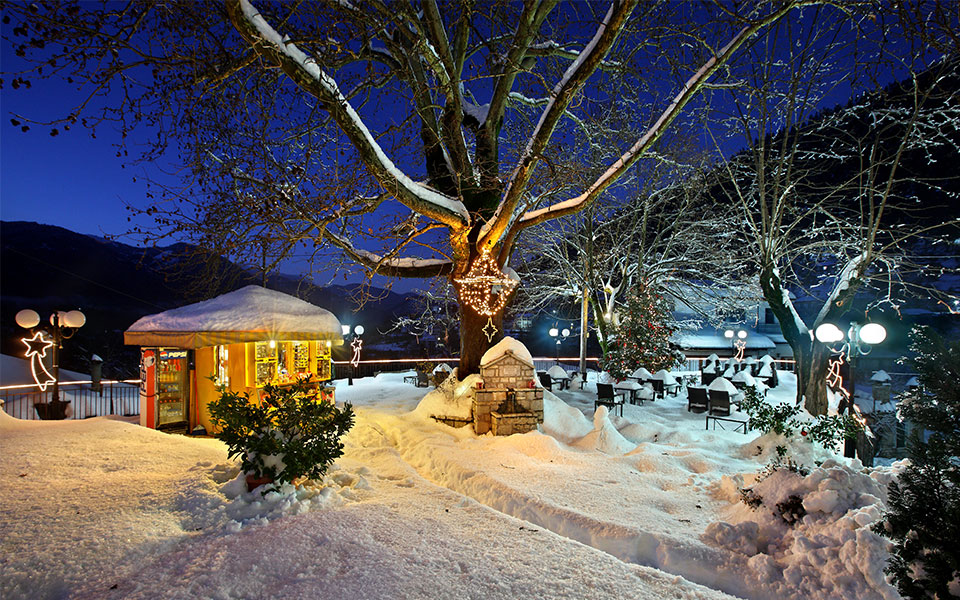 Τα Χριστούγεννα της Βαγγελιώς ~ Διήγημα --- Τρύφων Ούρδας