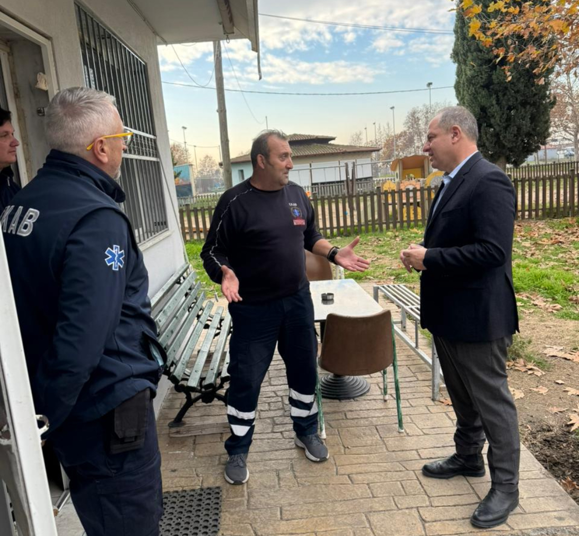 Σε Αστυνομία και ΕΚΑΒ ο Διονύσης Σταμενίτης για ευχές ενόψει των εορτών