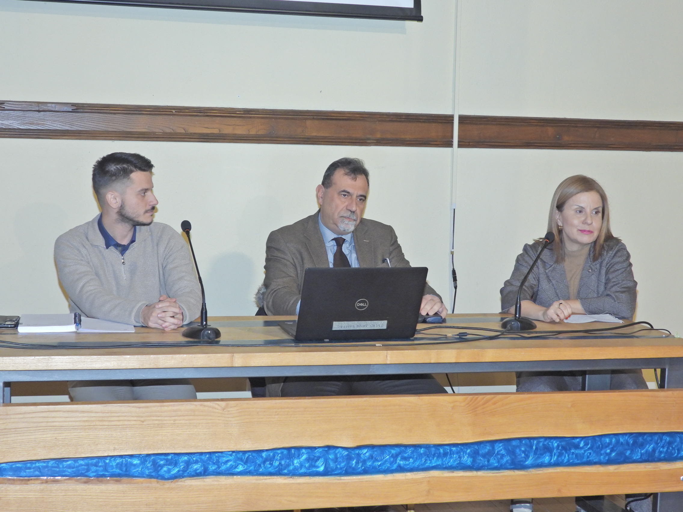 Όταν η βία μπαίνει στο σπίτι : Μια ουσιαστική ημερίδα στο Παρθεναγωγείο Έδεσσας (video + photos)