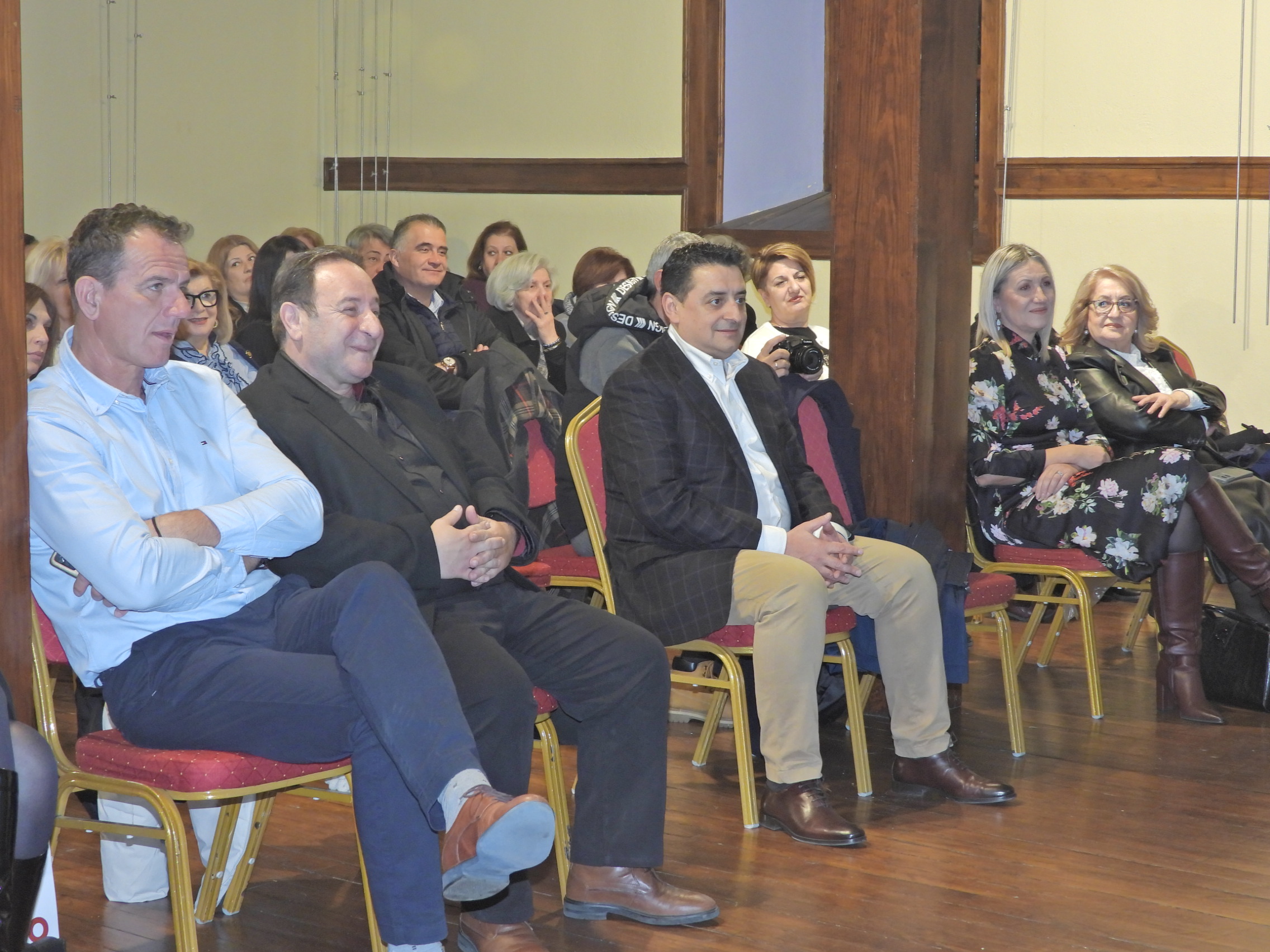 Όταν η βία μπαίνει στο σπίτι : Μια ουσιαστική ημερίδα στο Παρθεναγωγείο Έδεσσας (video + photos)