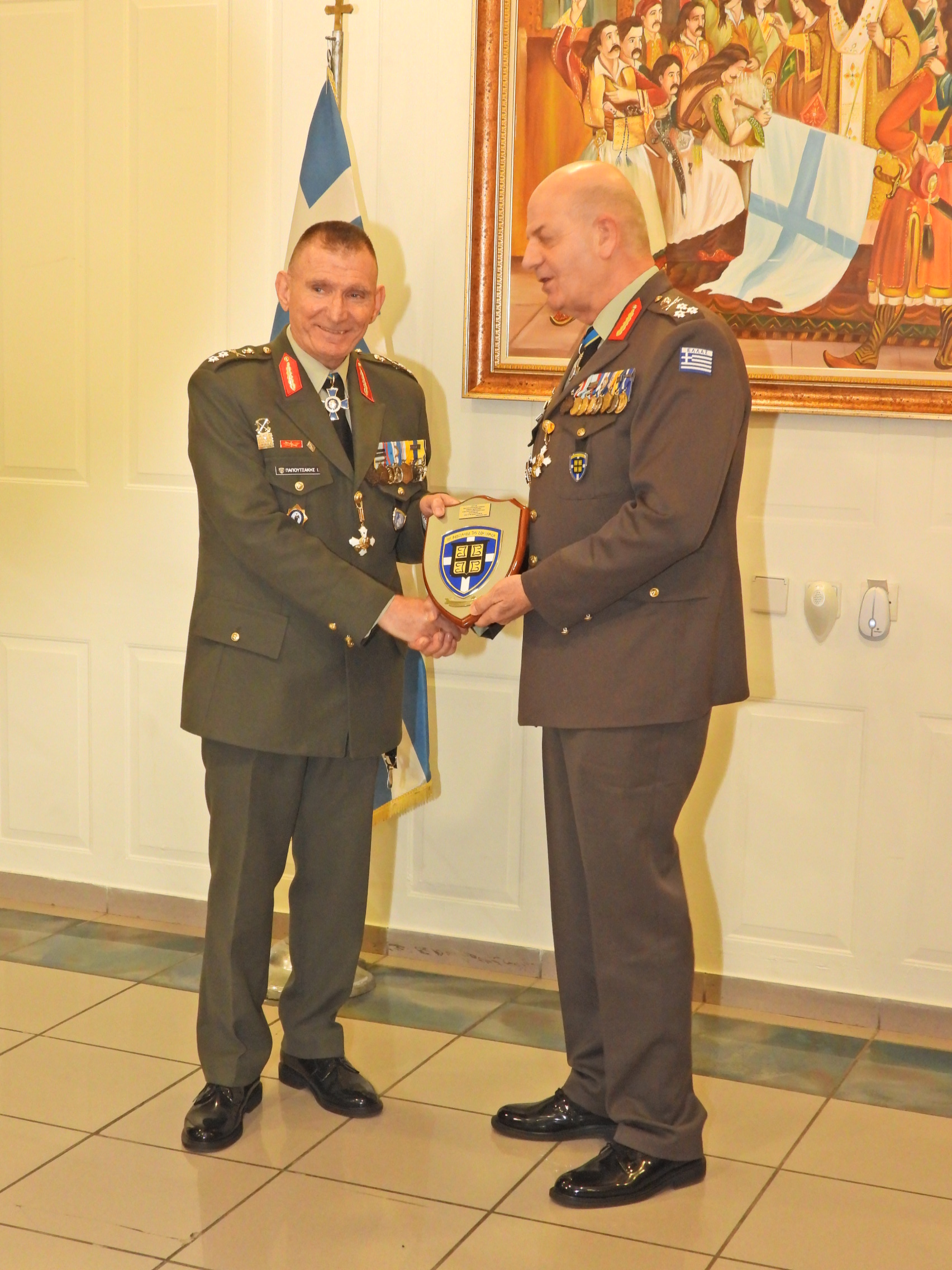 Σε κλίμα συγκίνησης η παράδοση – παραλαβή της 2ας Μηχανοκίνητης Μεραρχίας Πεζικού στην Έδεσσα (3 video + photos)