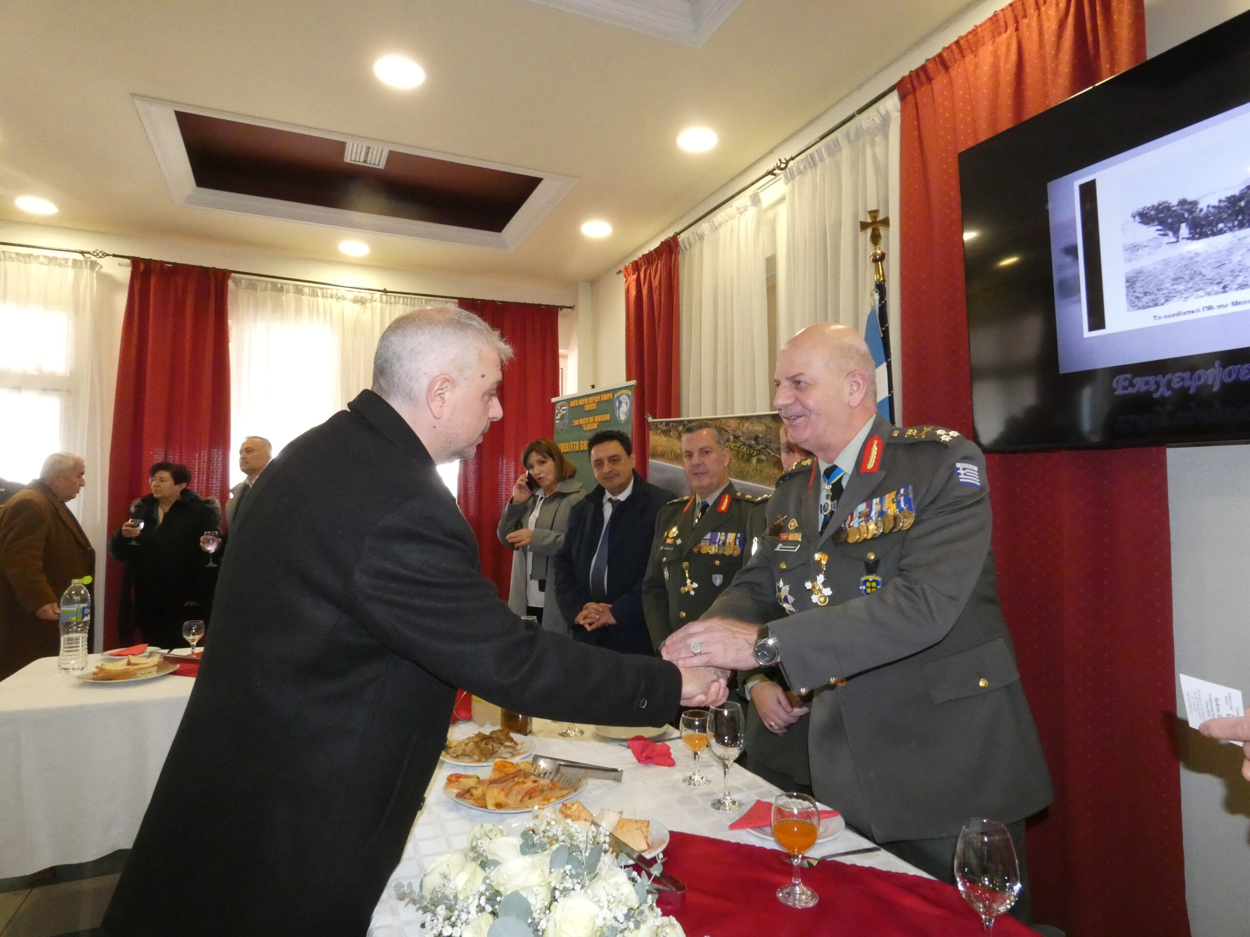 Σε κλίμα συγκίνησης η παράδοση – παραλαβή της 2ας Μηχανοκίνητης Μεραρχίας Πεζικού στην Έδεσσα (3 video + photos)