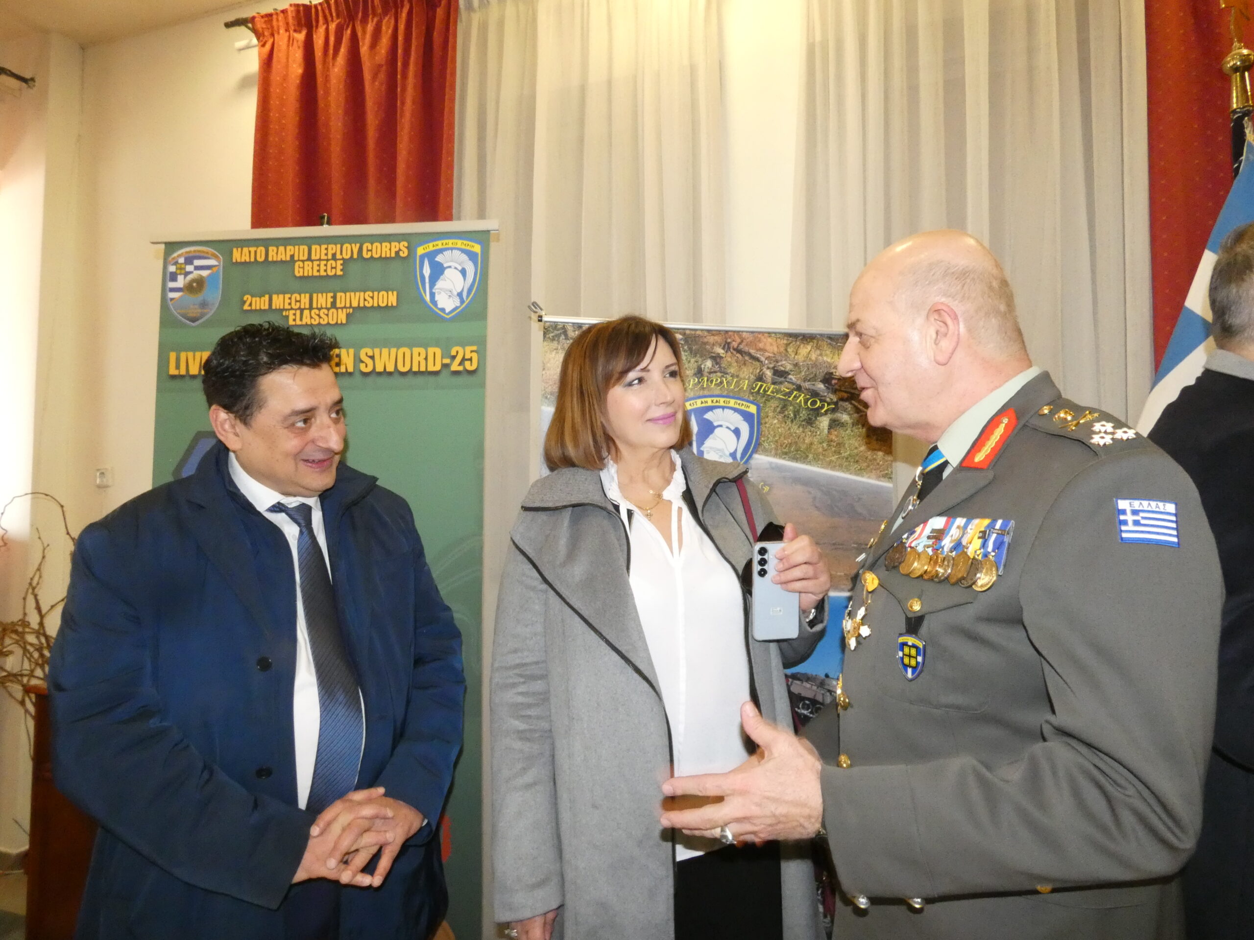 Σε κλίμα συγκίνησης η παράδοση – παραλαβή της 2ας Μηχανοκίνητης Μεραρχίας Πεζικού στην Έδεσσα (3 video + photos)