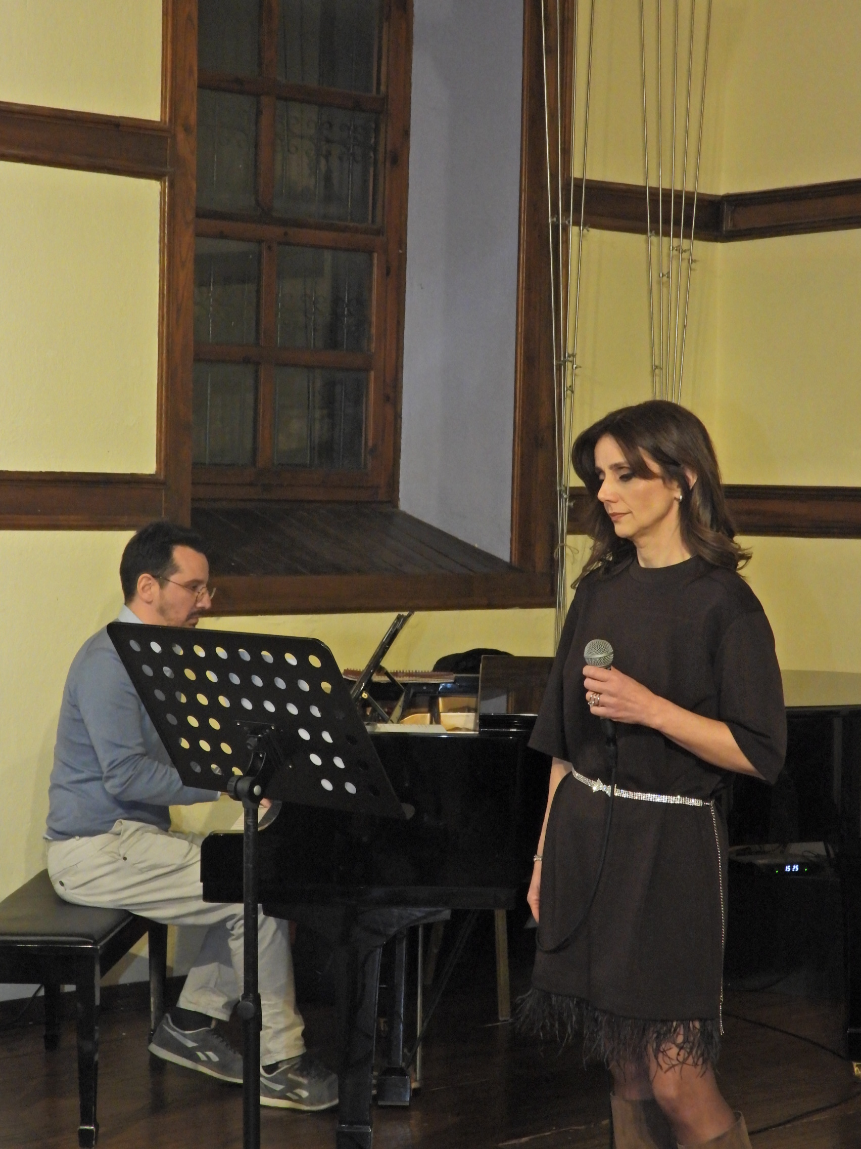 Πλήθος κόσμου στο Παρθεναγωγείο Έδεσσας για την παρουσίαση του βιβλίου του Παύλου Παυλίδη