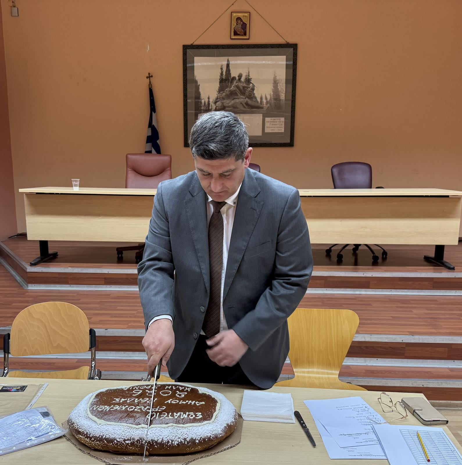 Οικογενειακό κλίμα στην κοπή βασιλόπιτας του Συλλόγου Εργαζομένων Δήμου Πέλλας