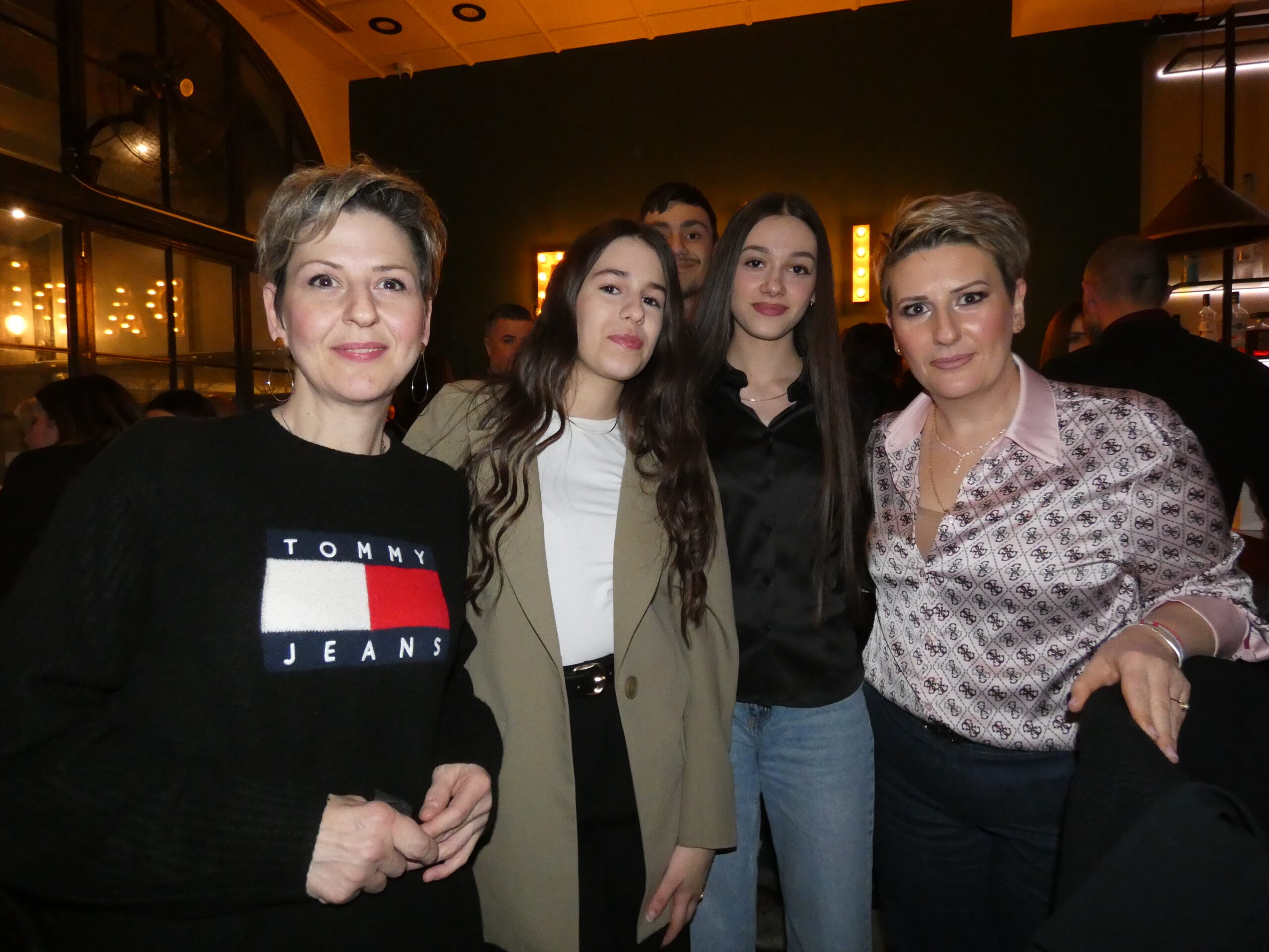 Σε ζεστό και γιορτινό κλίμα η κοπή βασιλόπιτας του Physio Ροή